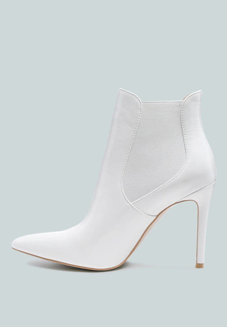 MOLINA High Heeled Chelsea Boot In White - Image 4